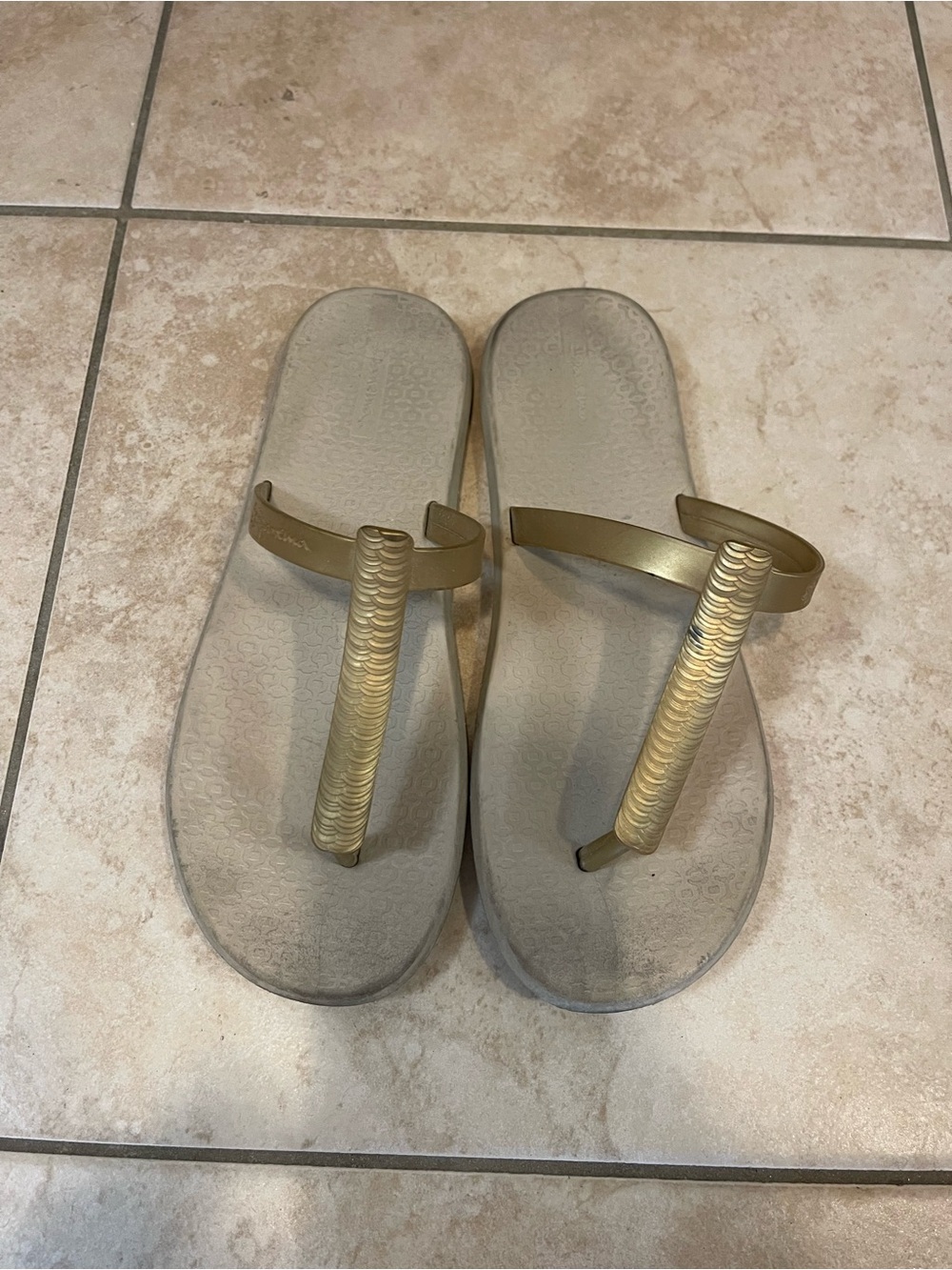 Ipanema Gold Flip-Flops size 8